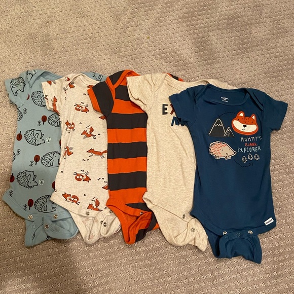••5 pack baby boy short sleeve onesies - Picture 2 of 4